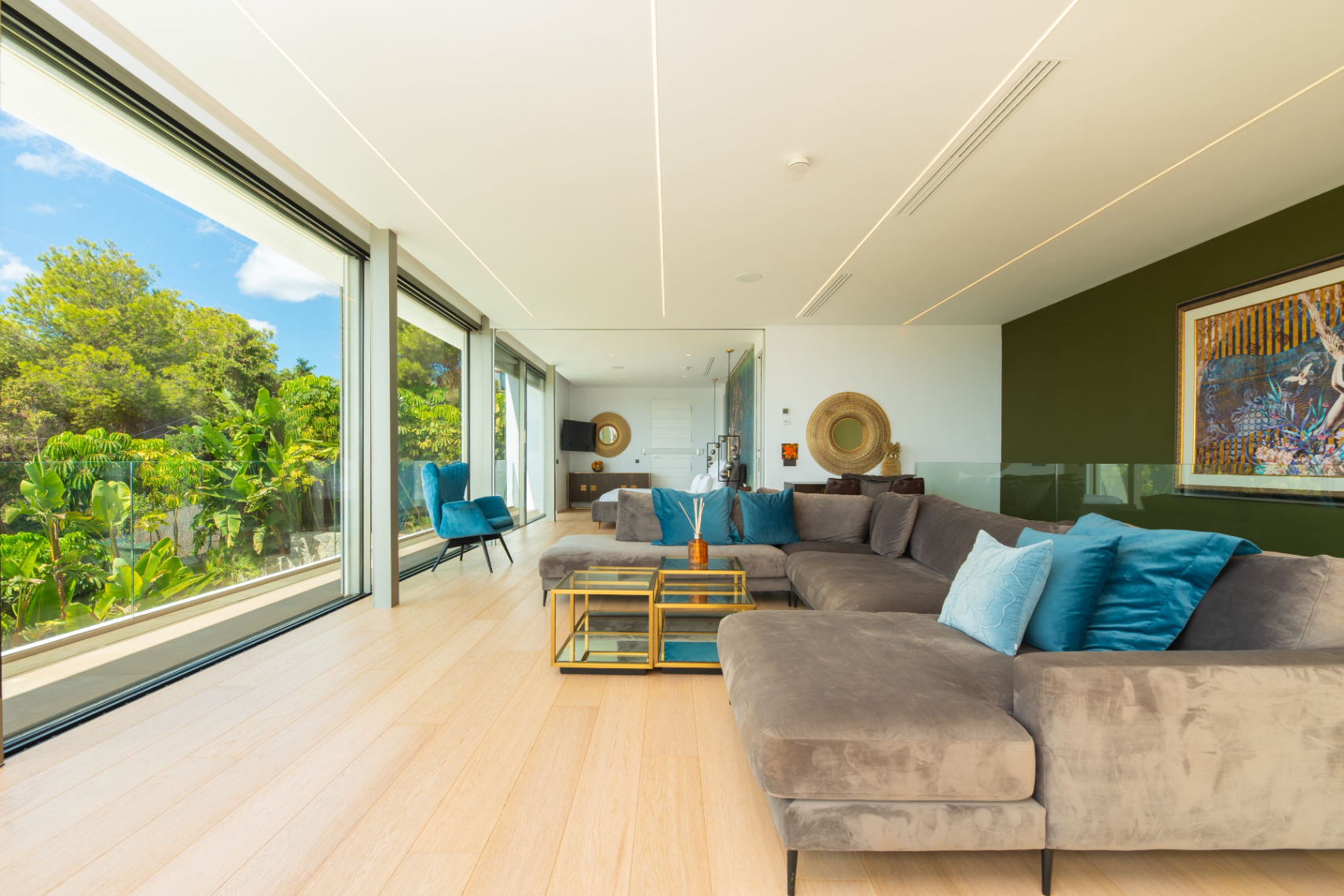 Villa contemporánea donde el lujo y la privacidad se encuentran con vistas espectaculares al mar