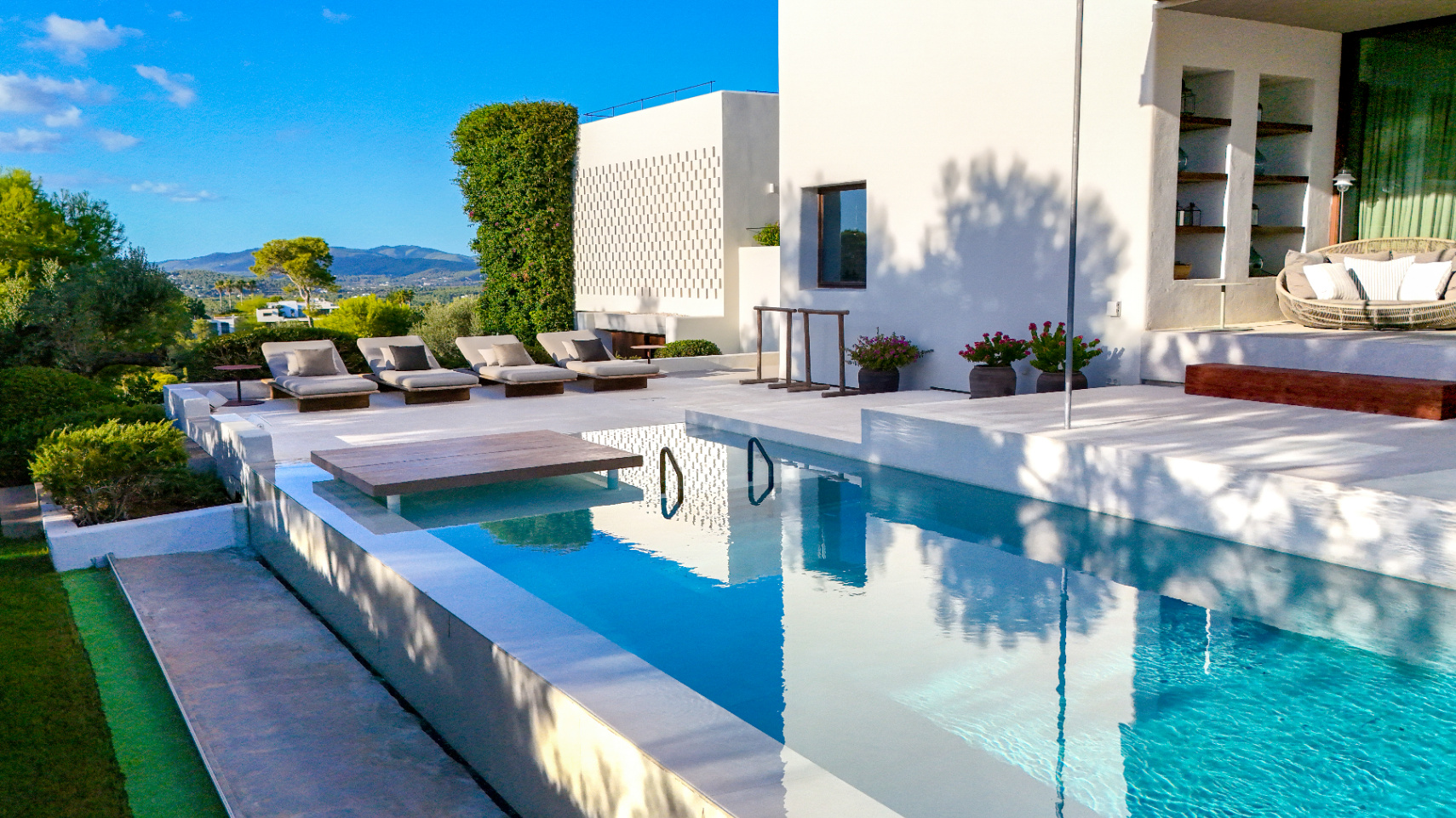 VILLA DE LUJO EN ROCA LLISA | IBIZA
