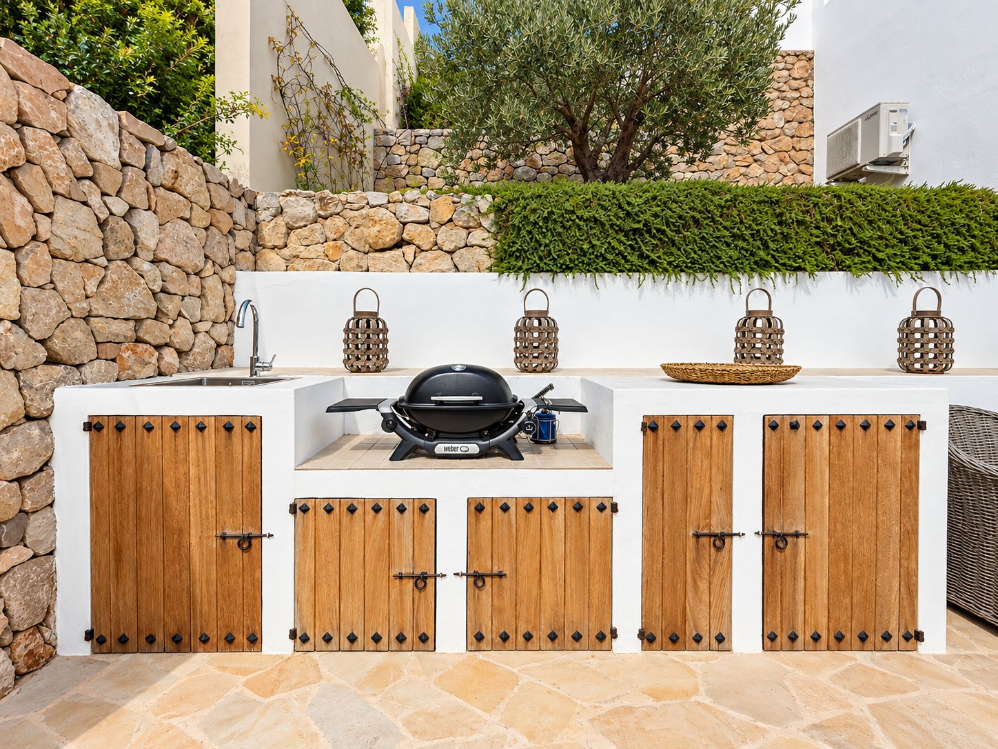 Villa con licencia turística, amplia zona de piscina y vistas panorámicas en Cala Llonga