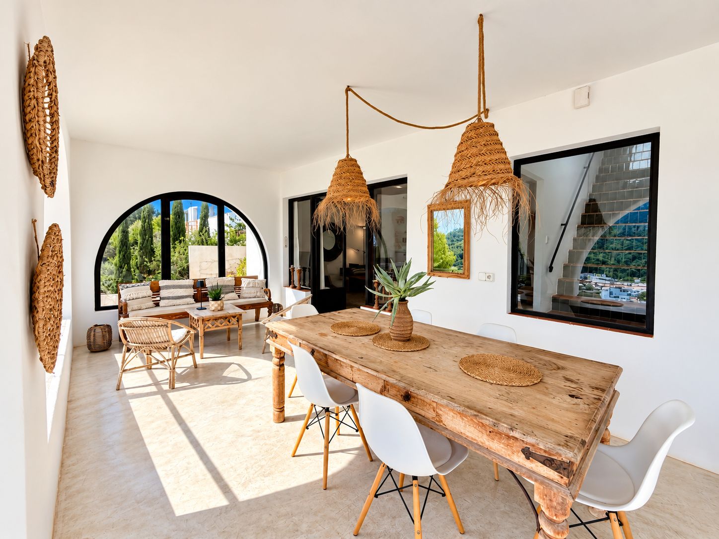 Villa con licencia turística, amplia zona de piscina y vistas panorámicas en Cala Llonga