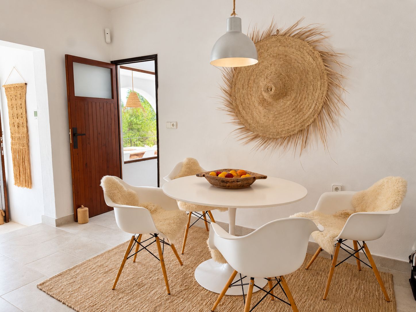 Villa con licencia turística, amplia zona de piscina y vistas panorámicas en Cala Llonga