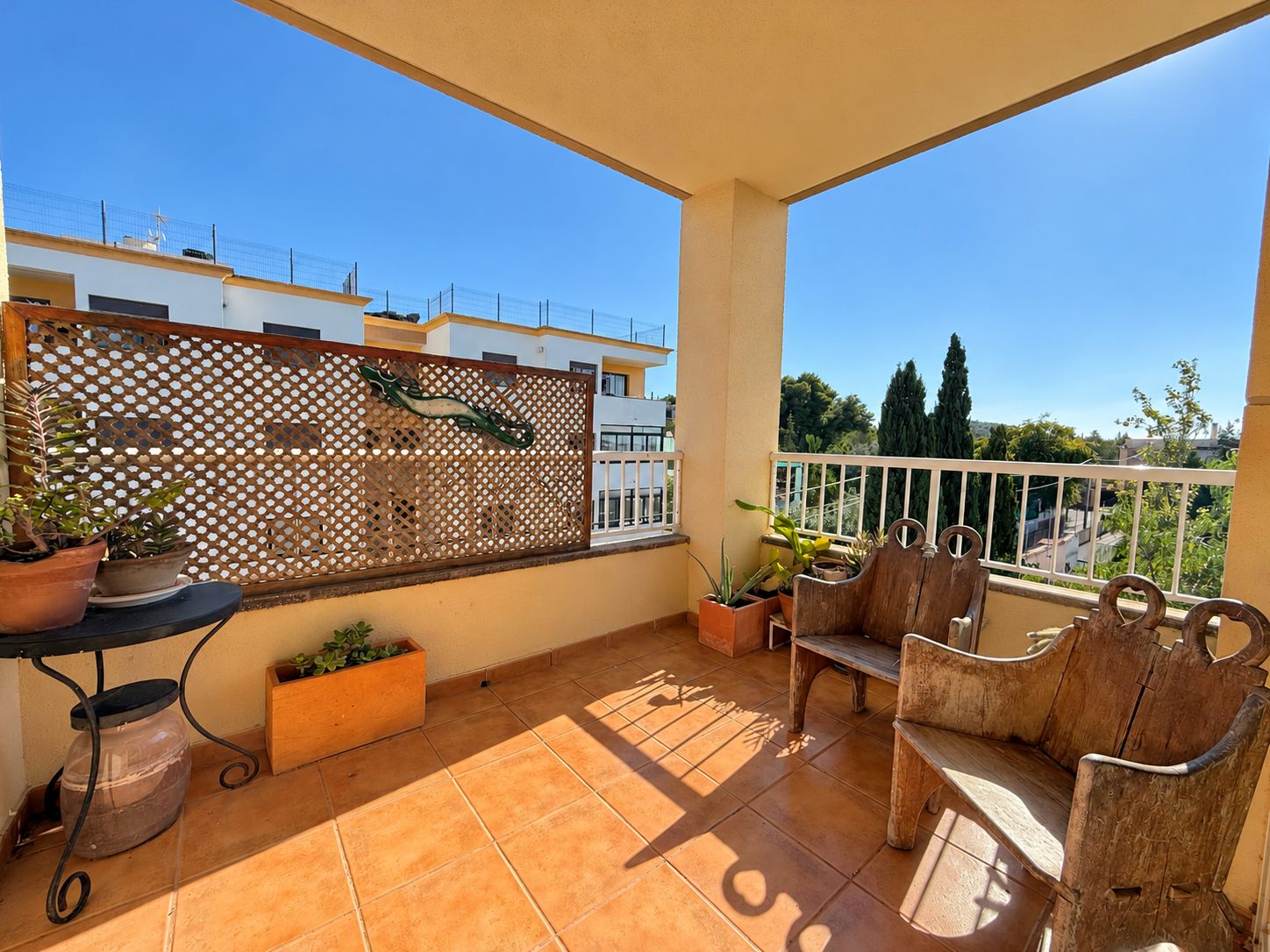 Exclusivo apartamento en Jesús – terraza privada en la azotea con vistas panorámicas a Ibiza ciudad y al mar