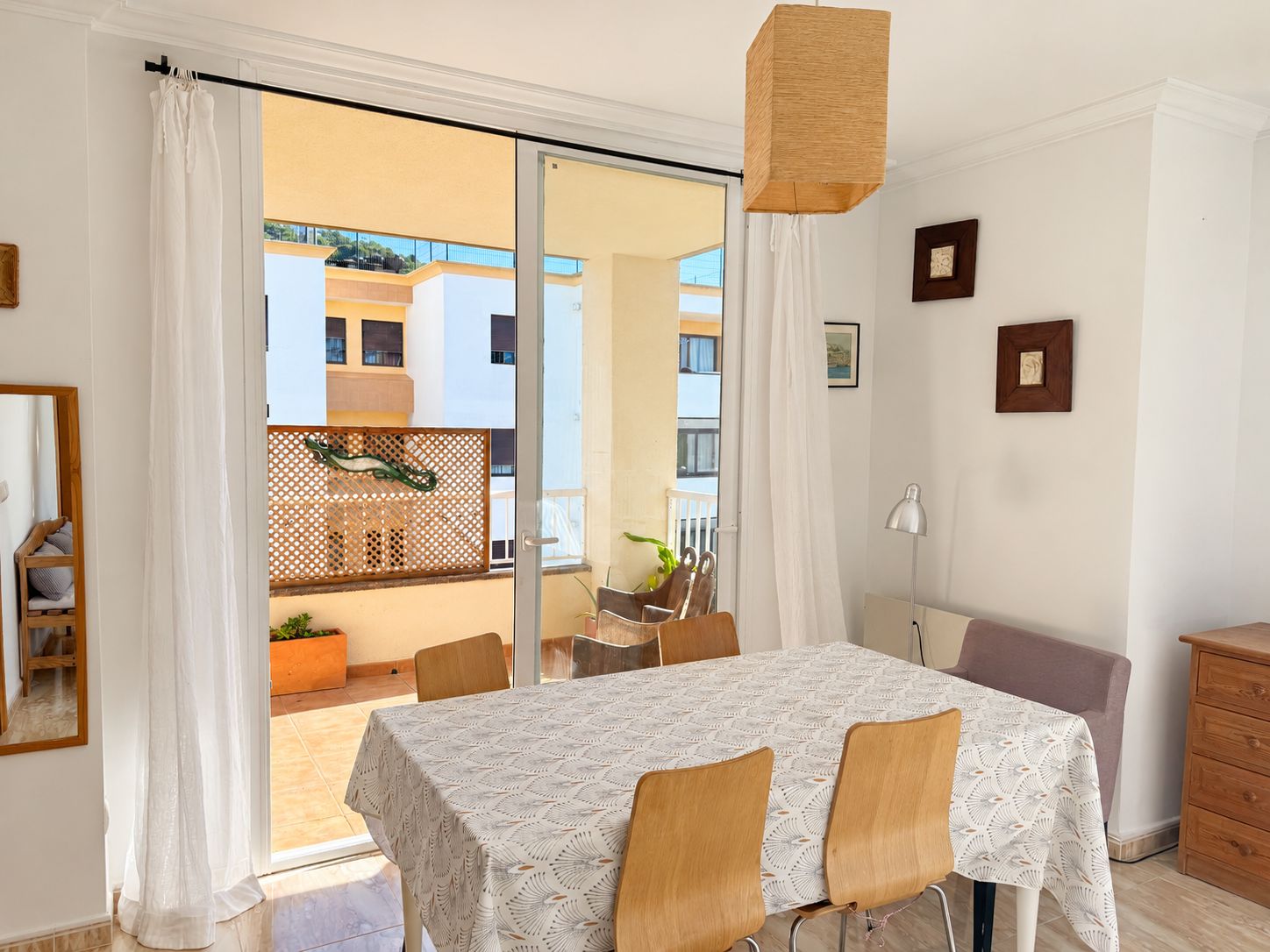 Exclusivo apartamento en Jesús – terraza privada en la azotea con vistas panorámicas a Ibiza ciudad y al mar