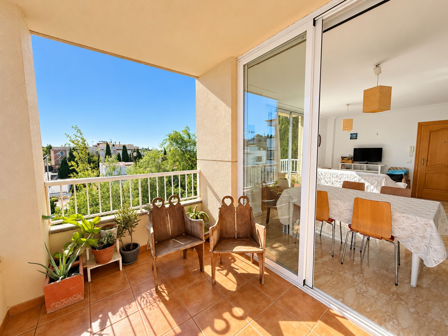 Exclusivo apartamento en Jesús – terraza privada en la azotea con vistas panorámicas a Ibiza ciudad y al mar