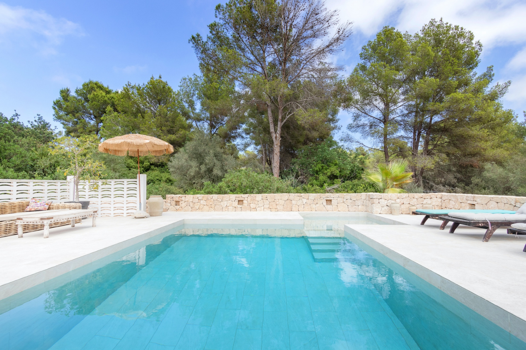 Propiedad de carácter mediterráneo en un entorno natural privilegiado de Ibiza