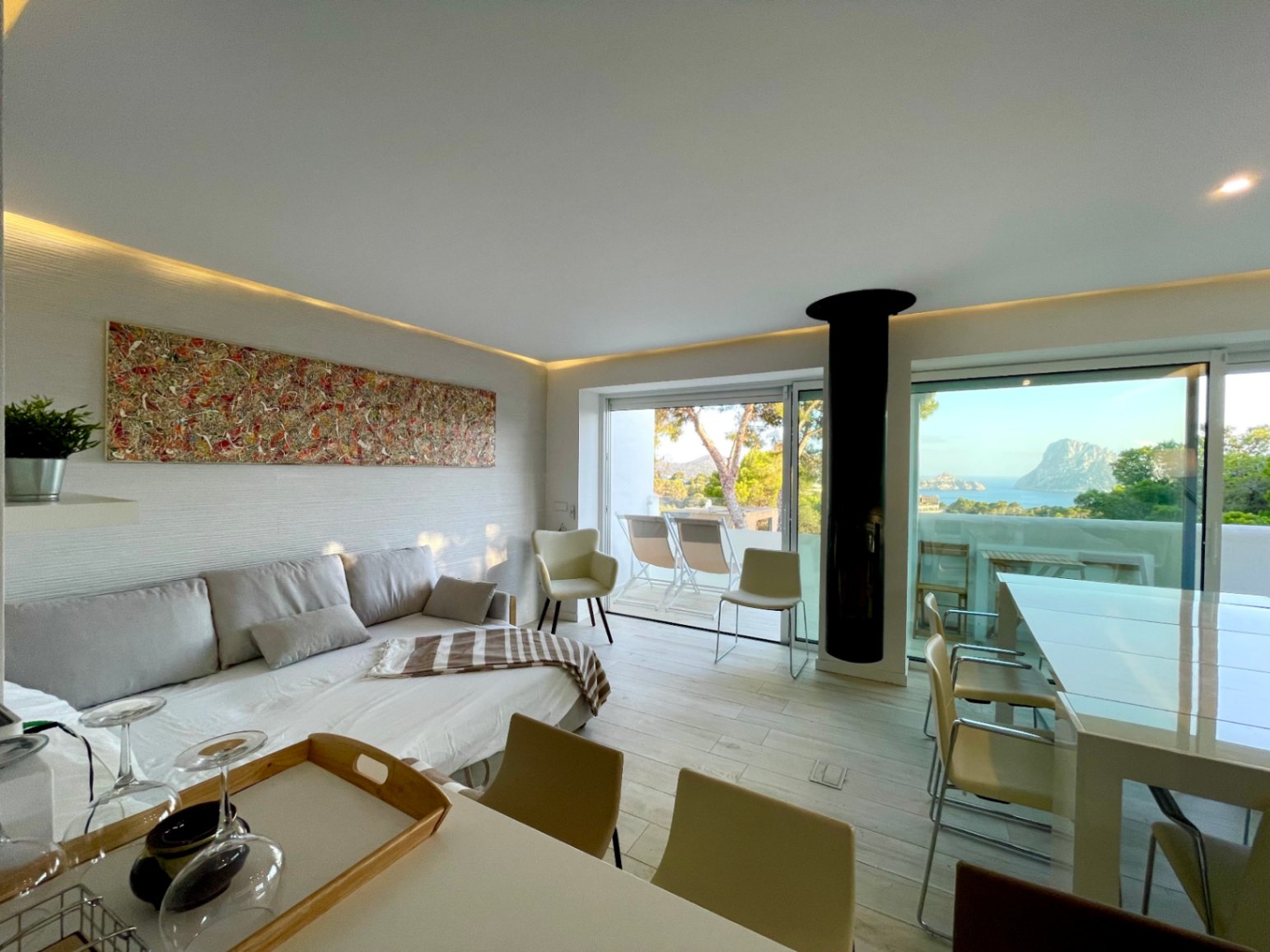Beautiful recently renovated penthouse in Cala Vadella