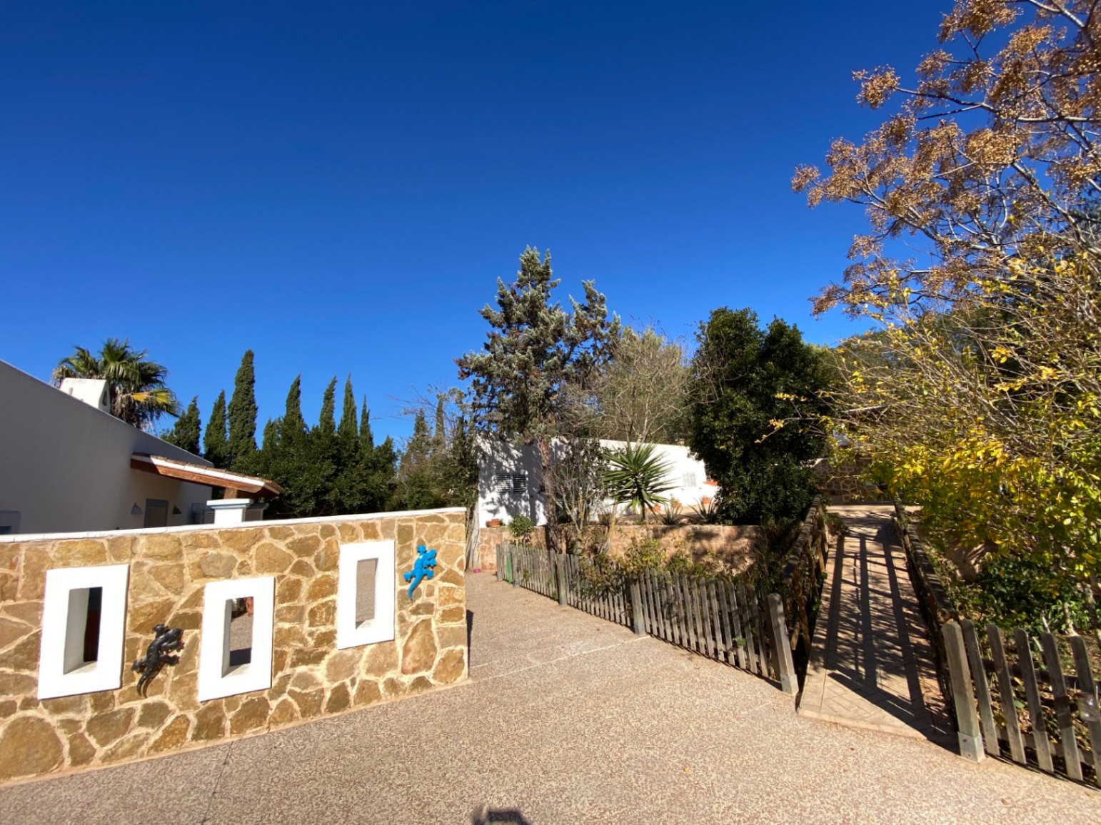 Country house in a very quiet and private location, between Ibiza and Santa Eulalia