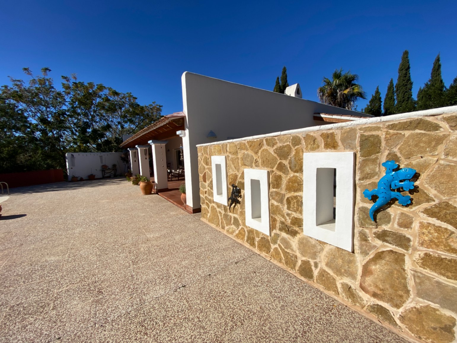 Landhaus in sehr ruhiger und privaten Lage, zwischen Ibiza und Santa Eulalia