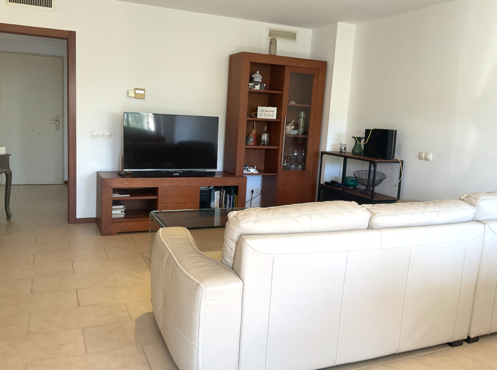 Ruim appartement in Santa Eulalia vlakbij het strand