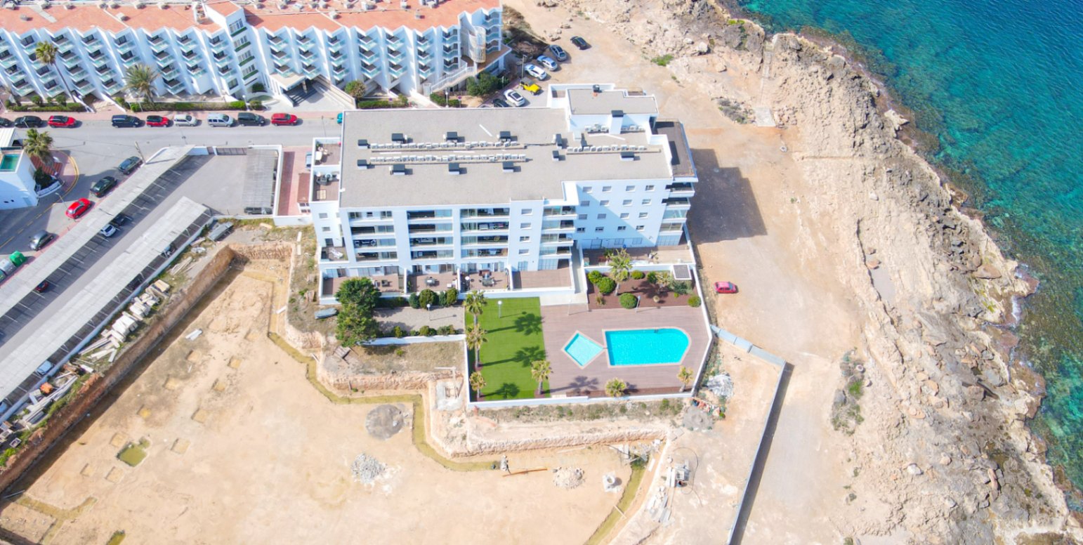 Apartment with sea views in Cala de Bou