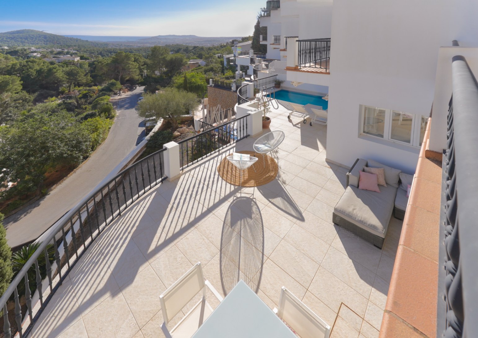Beautiful penthouse with private pool and sea views in Can Furnet
