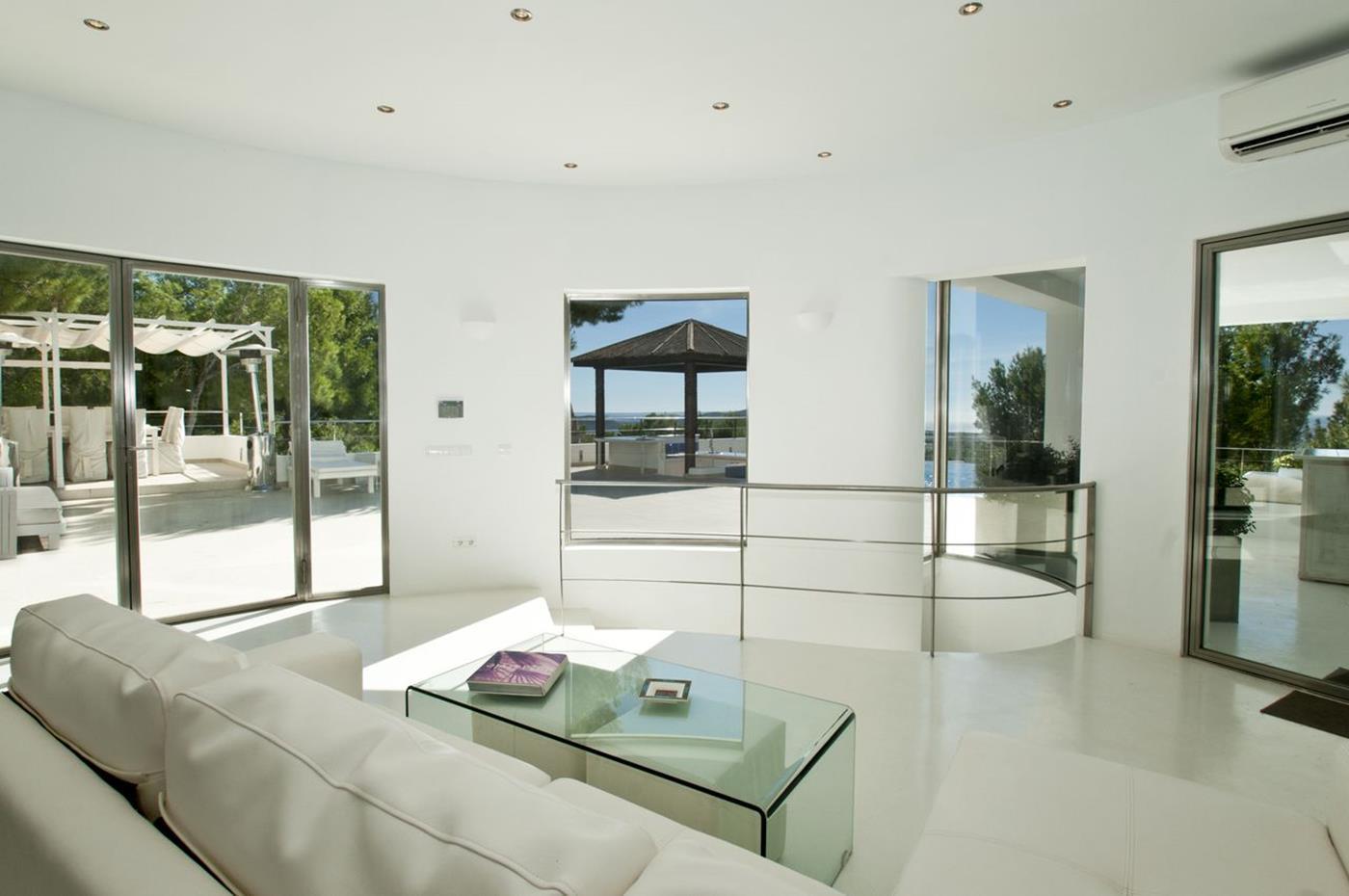 Modern villa in San Jose with panoramic views