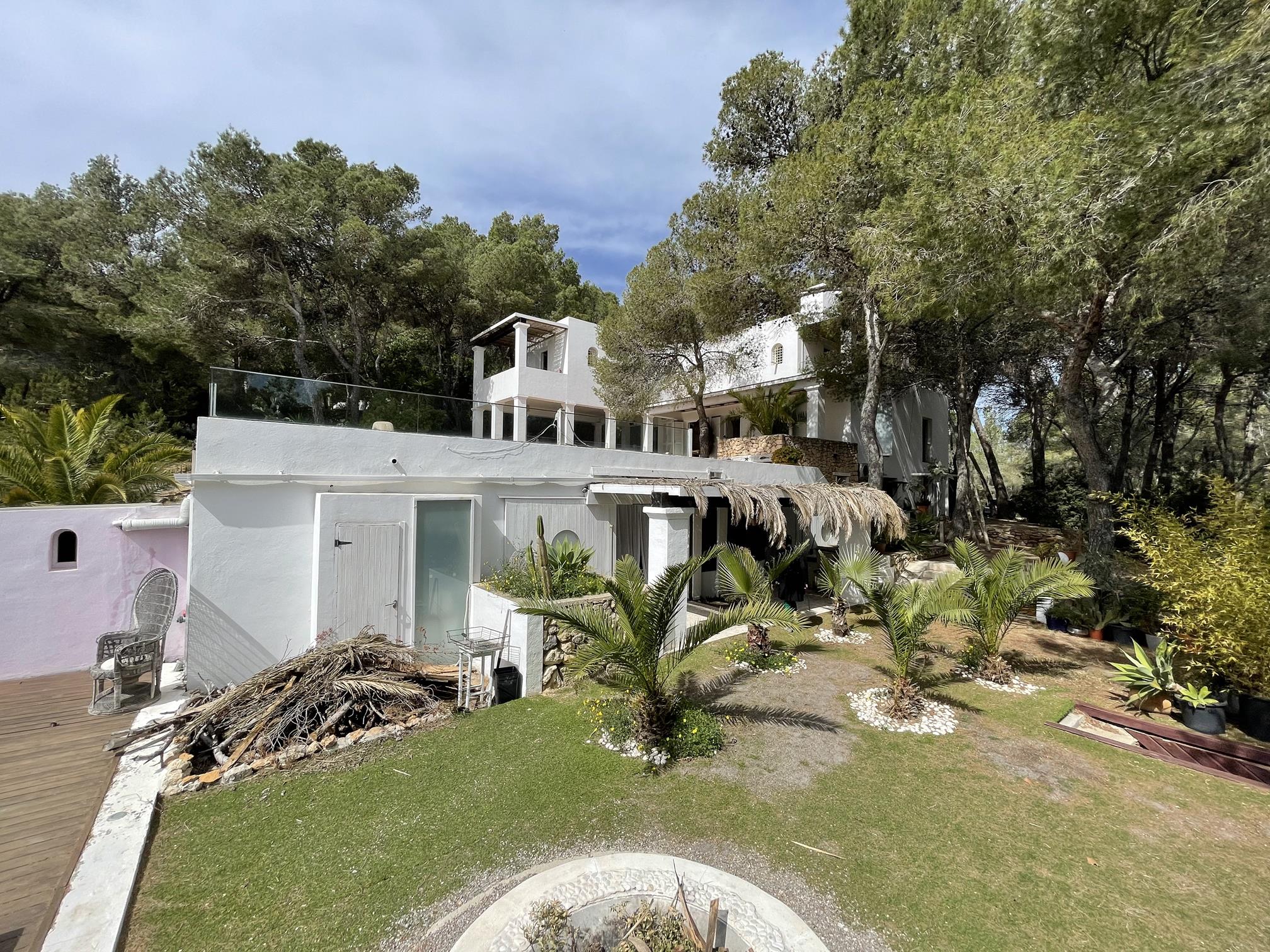 Charmante Villa mit Panoramablick auf das Meer und die Landschaft