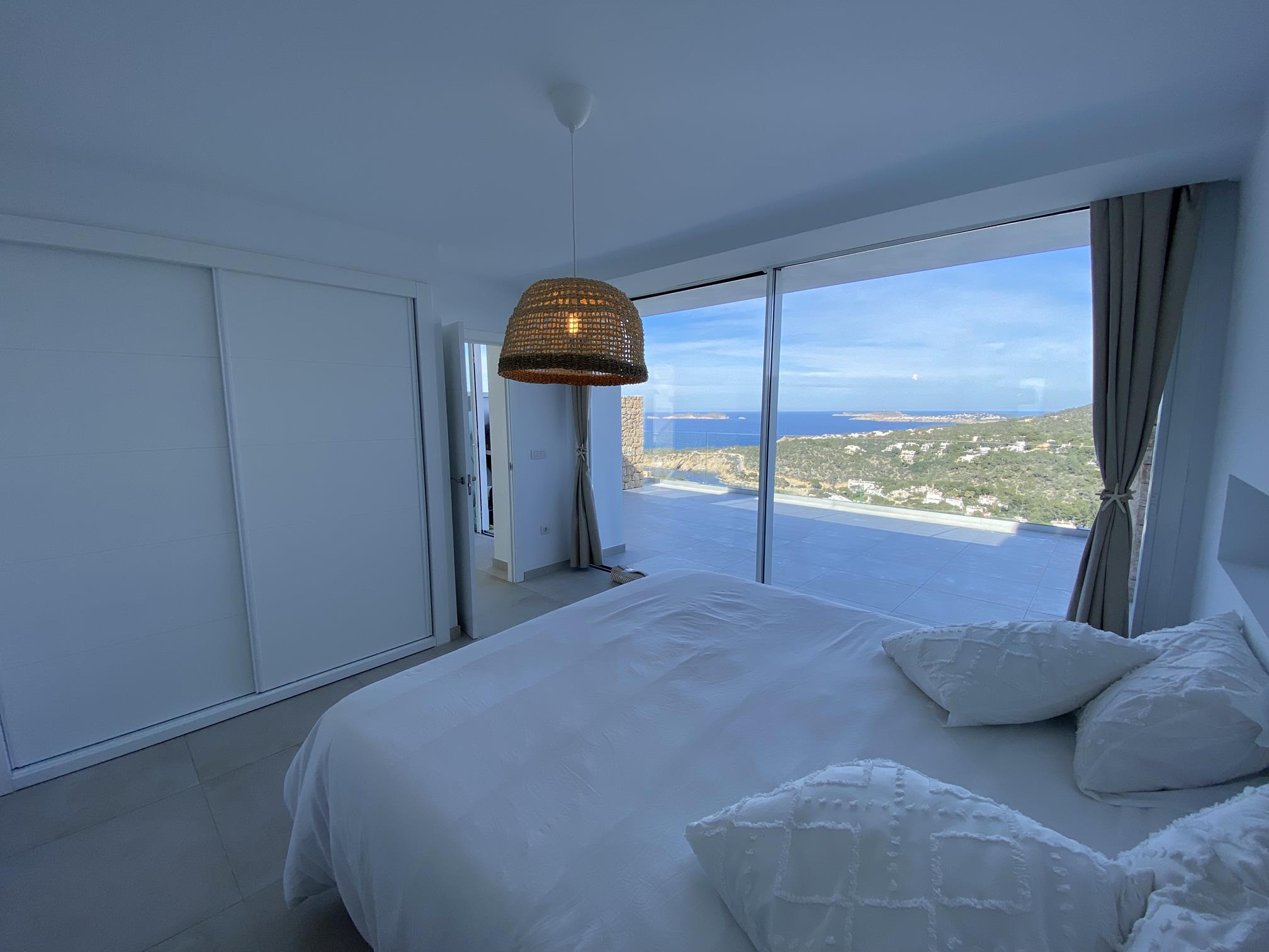 Modern duplex appartement met fantastisch uitzicht op zee