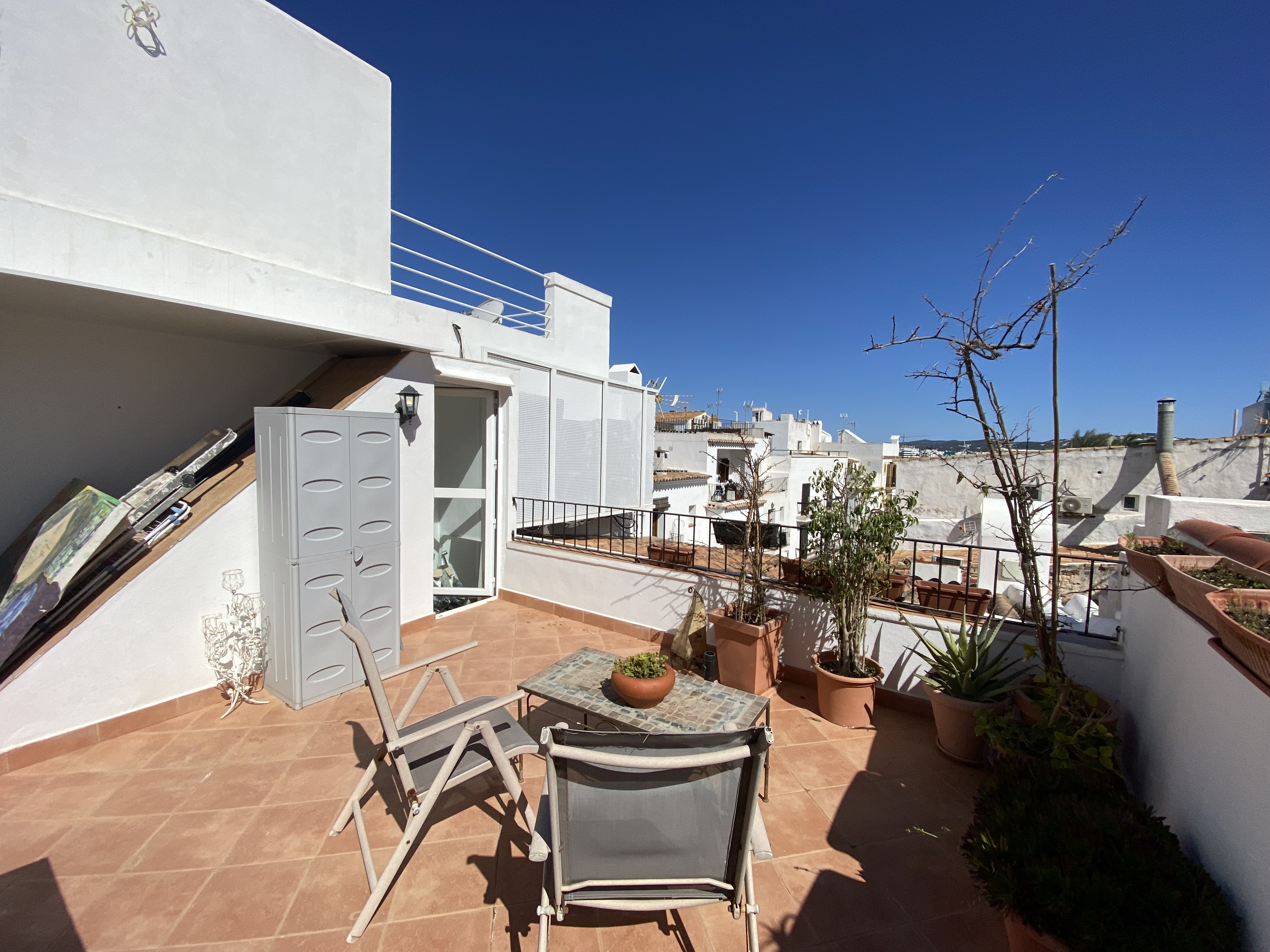 Prachtige penthouse in puerto de Ibiza