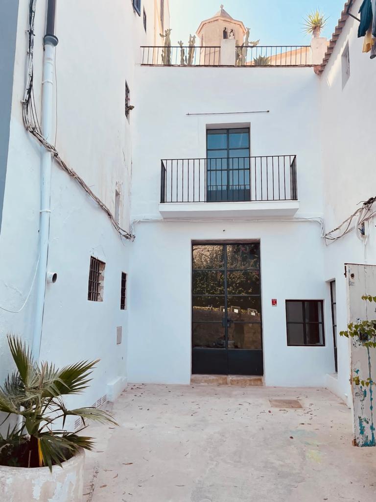 Preciosa casa histórica en el casco antiguo de Ibiza