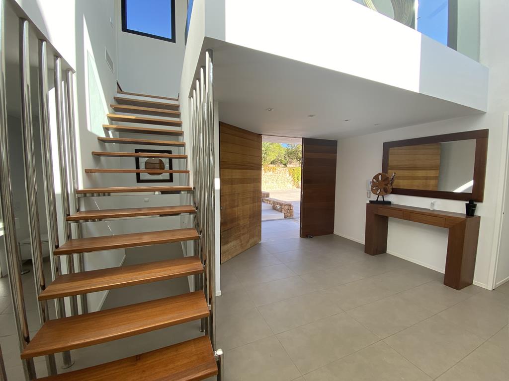 Moderne Villa in der Landschaft von Benimussa