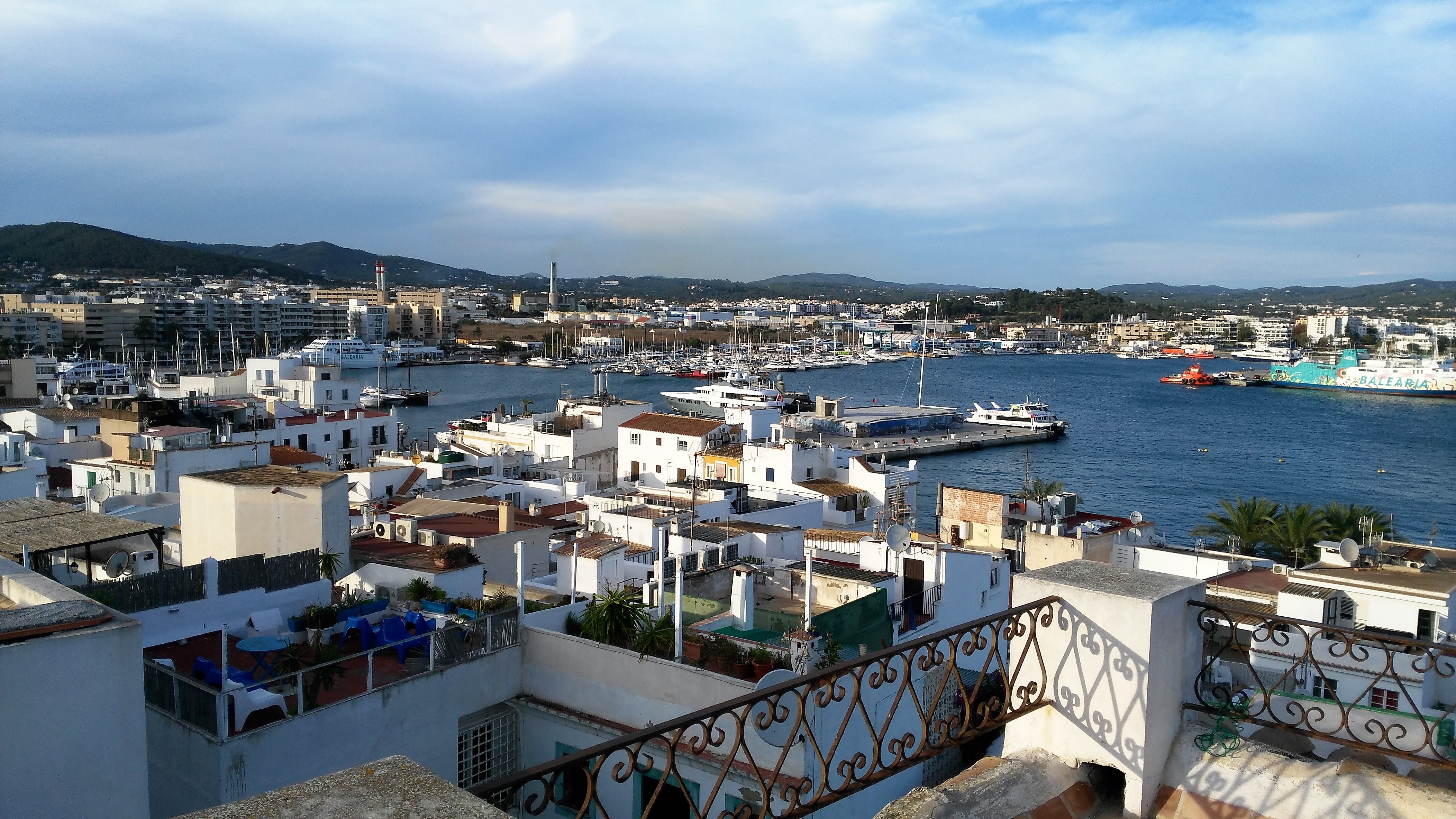 Historisches Haus in Ibiza mit fantastischem Blick auf den Hafen