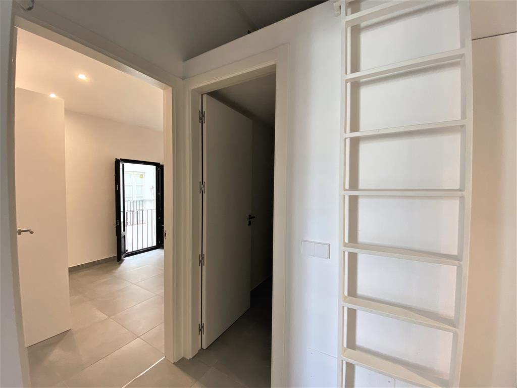 Bright apartment, recently renovated in Ibiza town / Vara de Rey