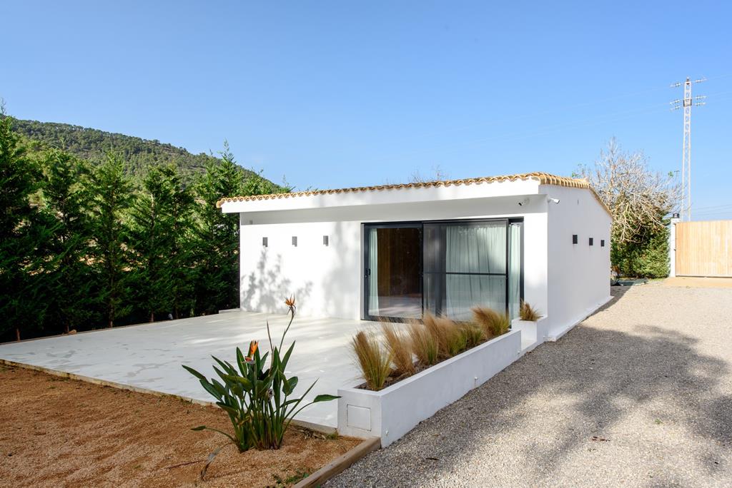 Moderna villa renovada en venta en Es Cubells