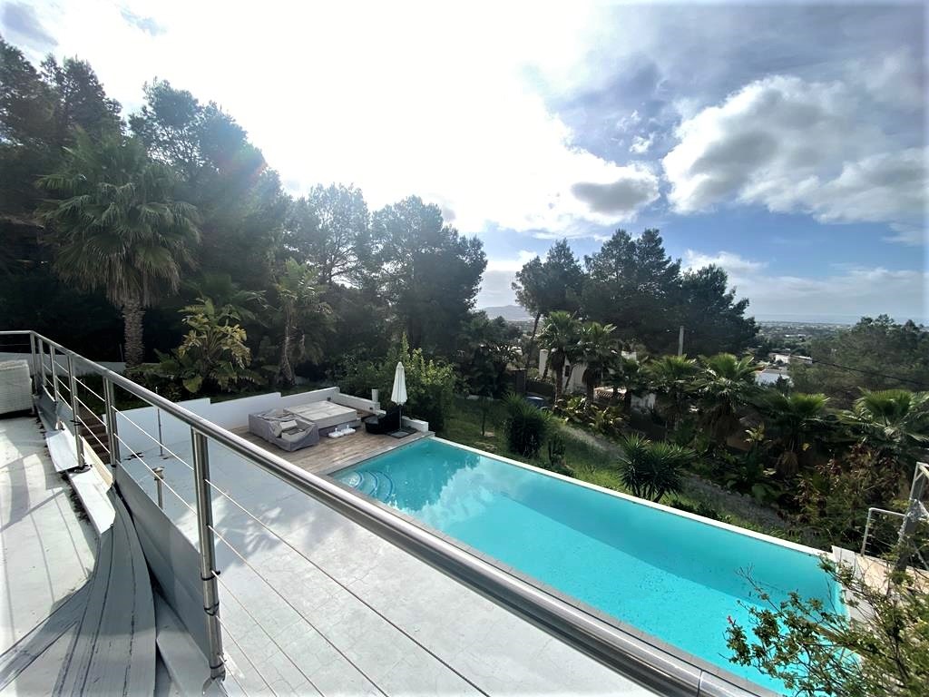 Villa moderna con vistas panoramicas al mar y Salinas
