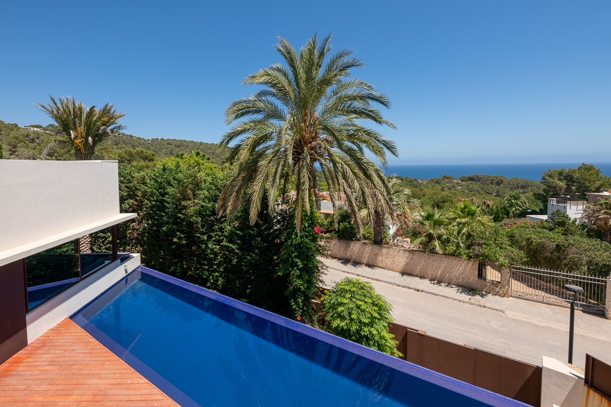 Uitzonderlijke villa met uitzicht op zee met toeristenvergunning in Cap Martinet