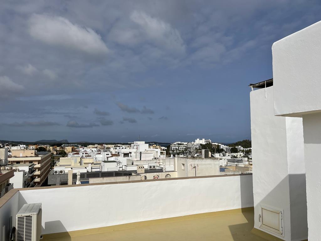 Atico en Santa Eulalia con vistas al mar