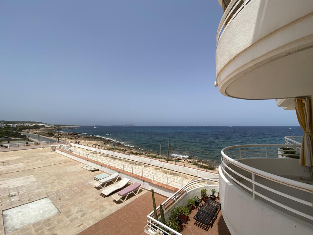 Apartamento en primera línea de mar con puesta de sol