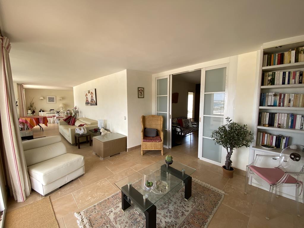 Apartamento en primera línea de mar con puesta de sol