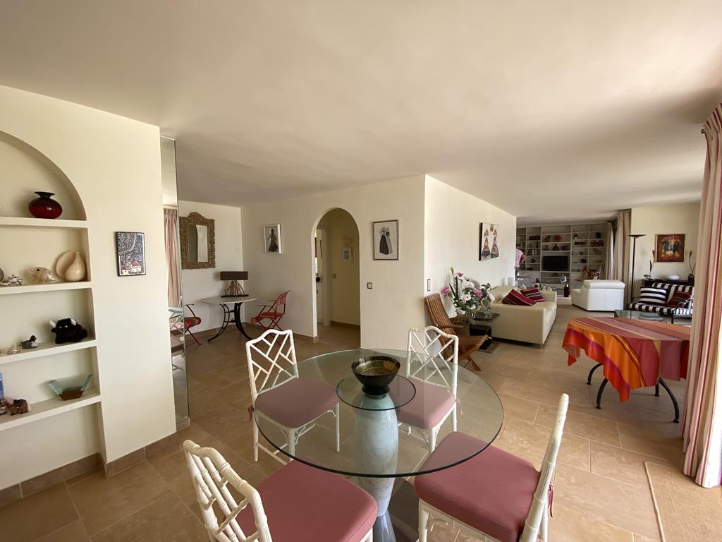 Apartamento en primera línea de mar con puesta de sol