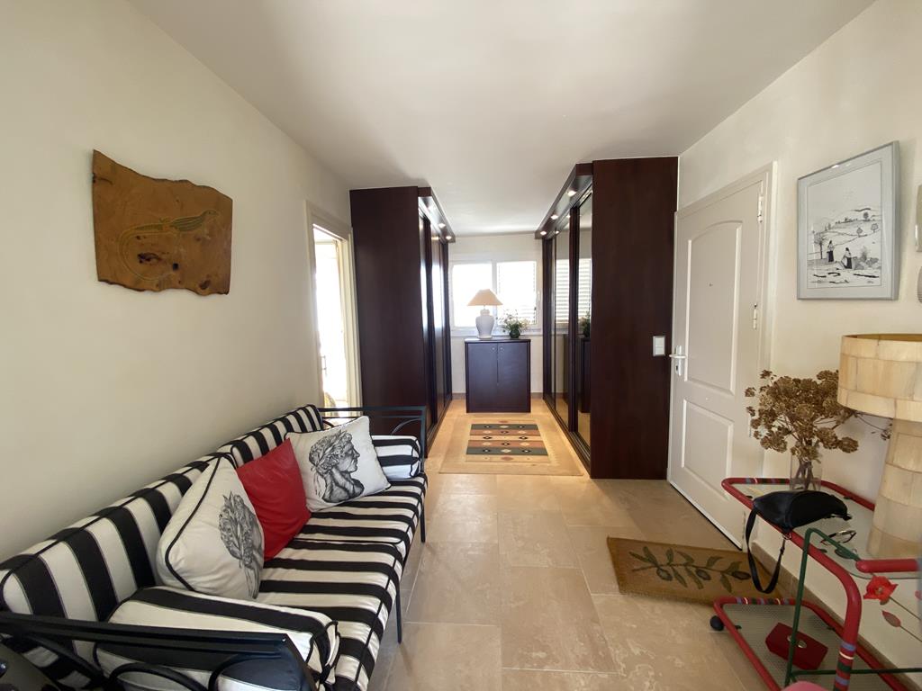 Apartamento en primera línea de mar con puesta de sol