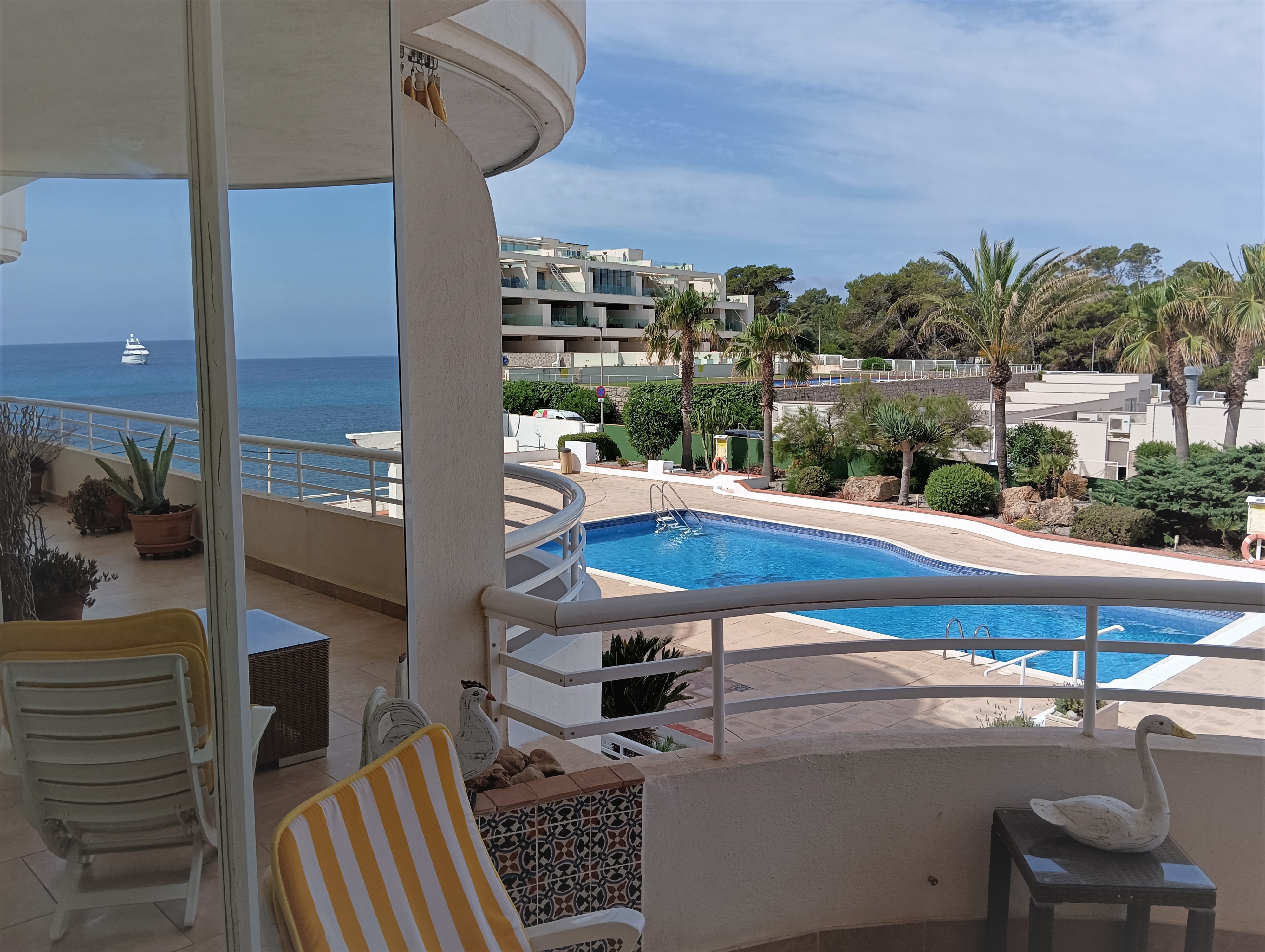 Apartamento en primera línea de mar con puesta de sol