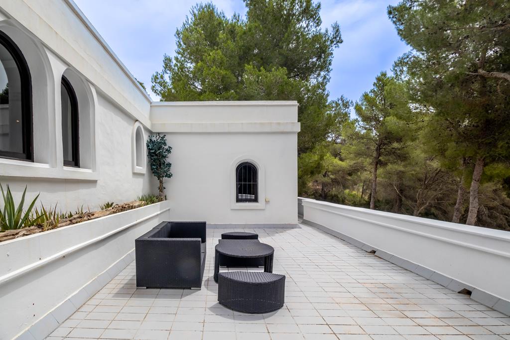 Very private and secluded villa in the hills of Ibiza with tourist license