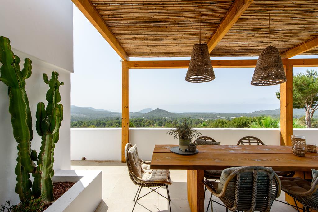 Beautiful villa with fantastic views in Es Cubells